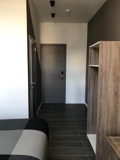 Hotel Stalingrad Brussel Bagian luar foto
